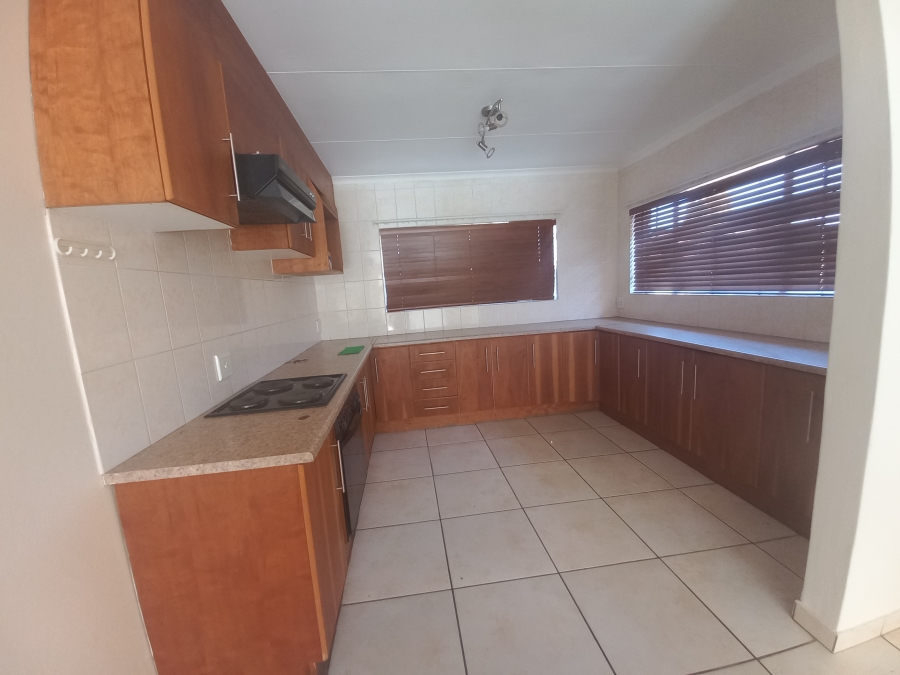 To Let 3 Bedroom Property for Rent in Meiringspark North West